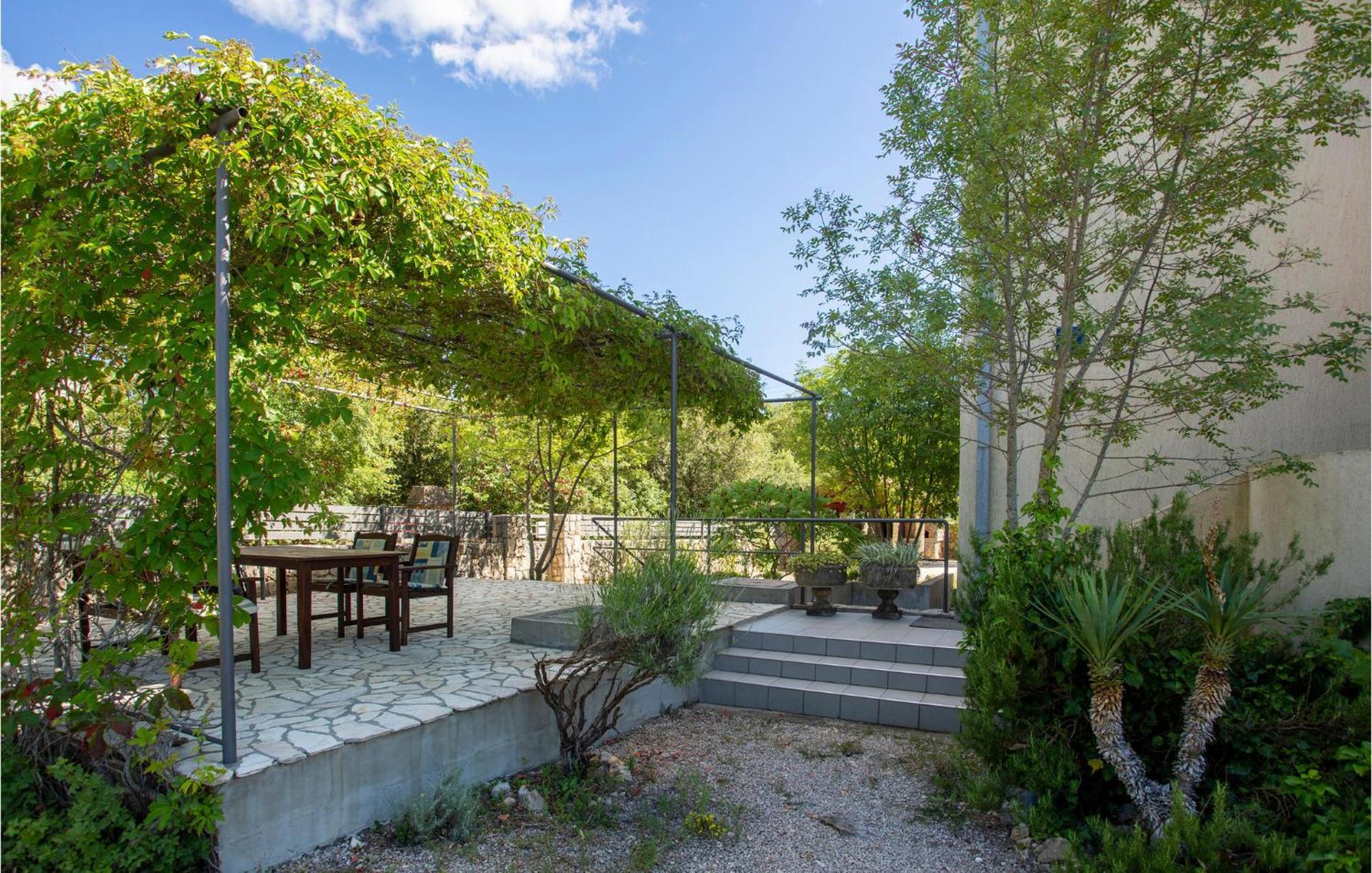 Beautiful Apartment In Pinezici With Wifi 外观 照片