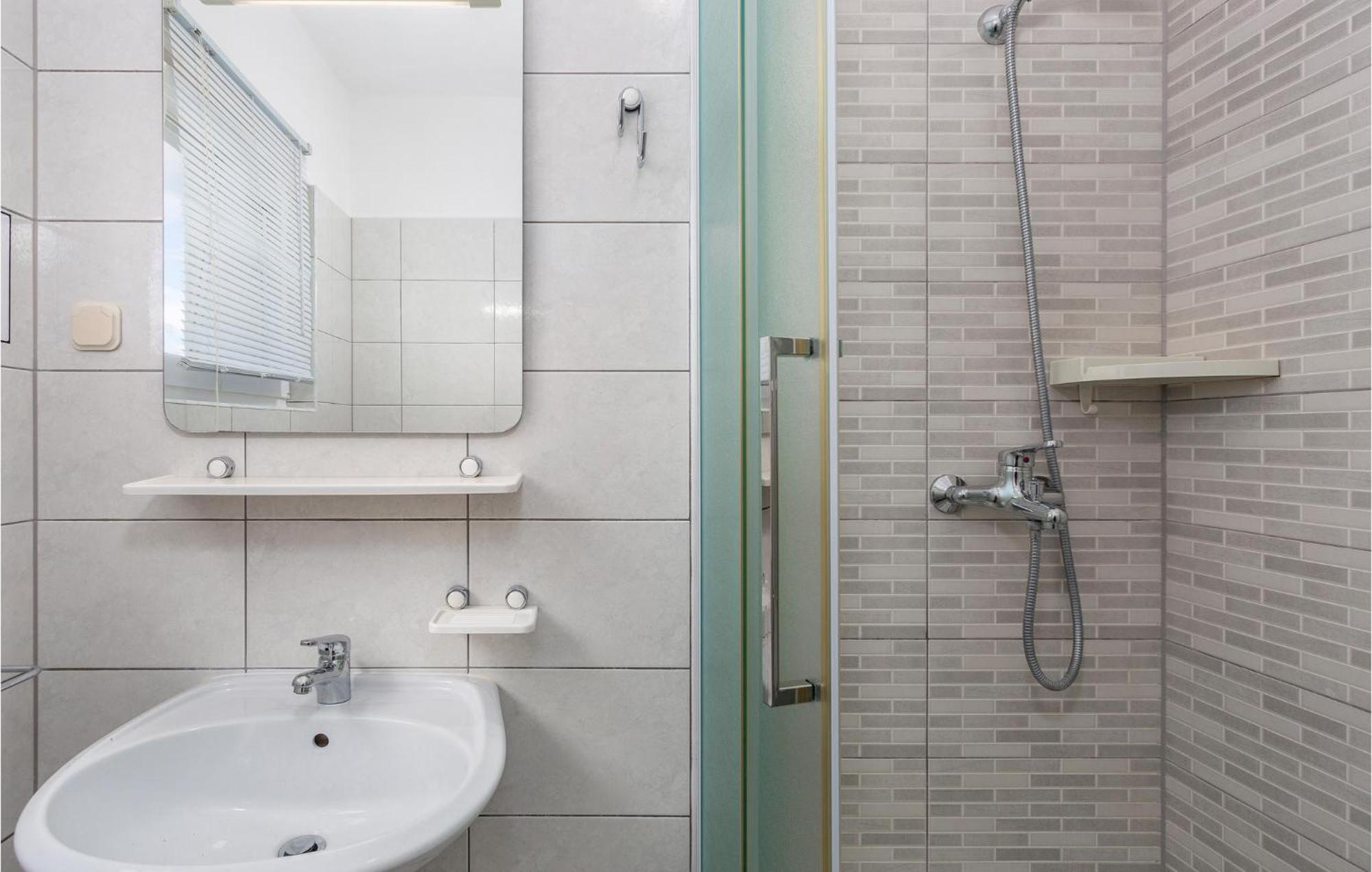 Beautiful Apartment In Pinezici With Wifi 外观 照片
