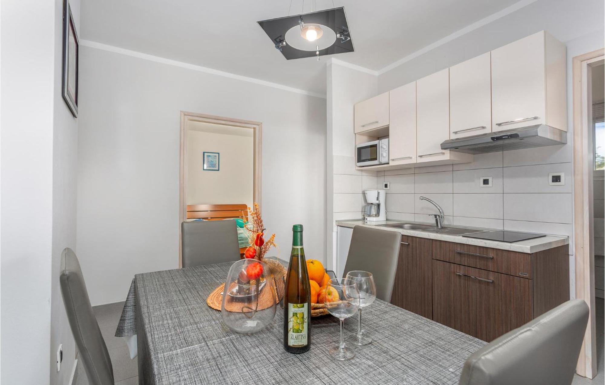 Beautiful Apartment In Pinezici With Wifi 外观 照片
