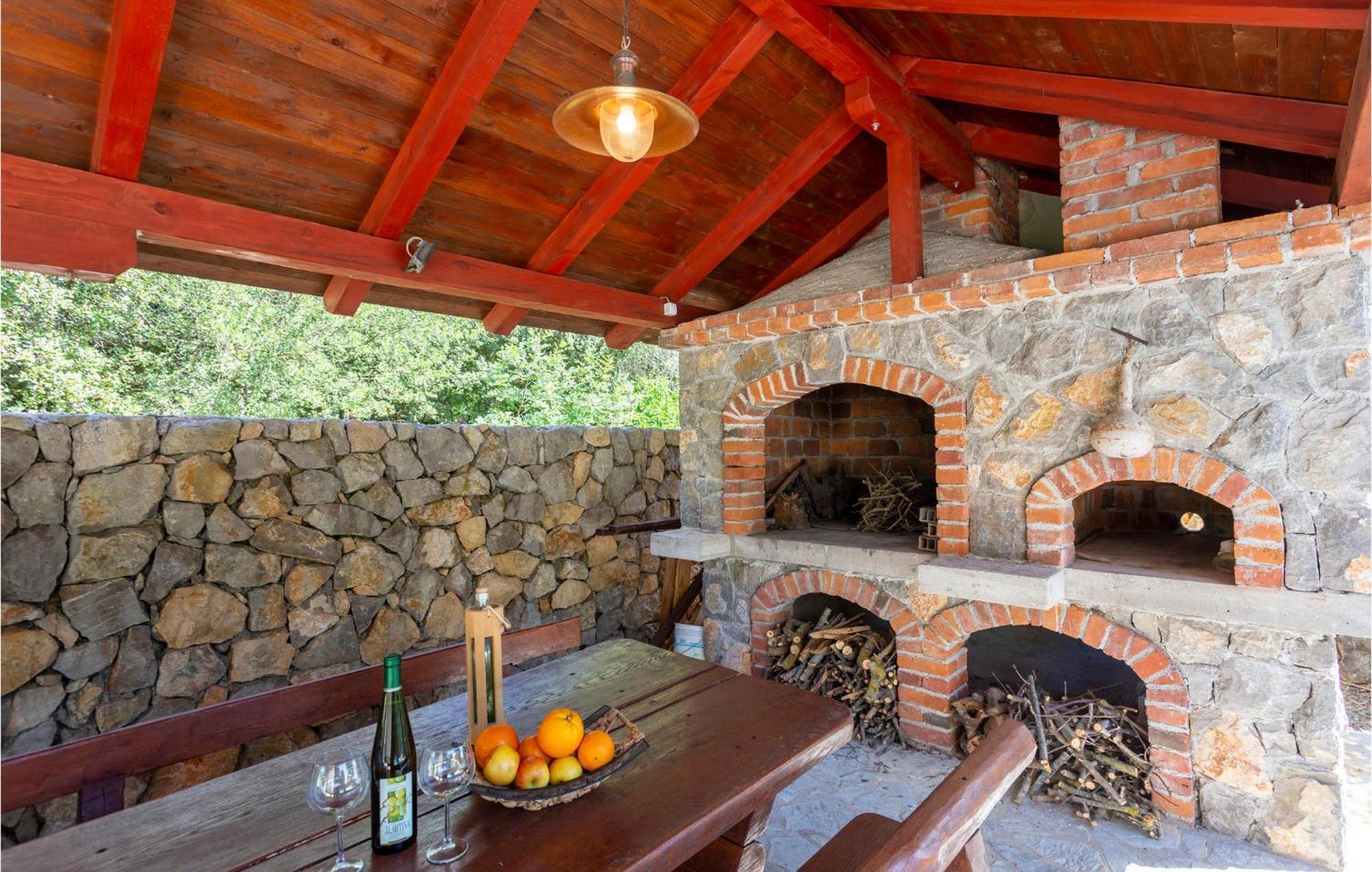 Beautiful Apartment In Pinezici With Wifi 外观 照片