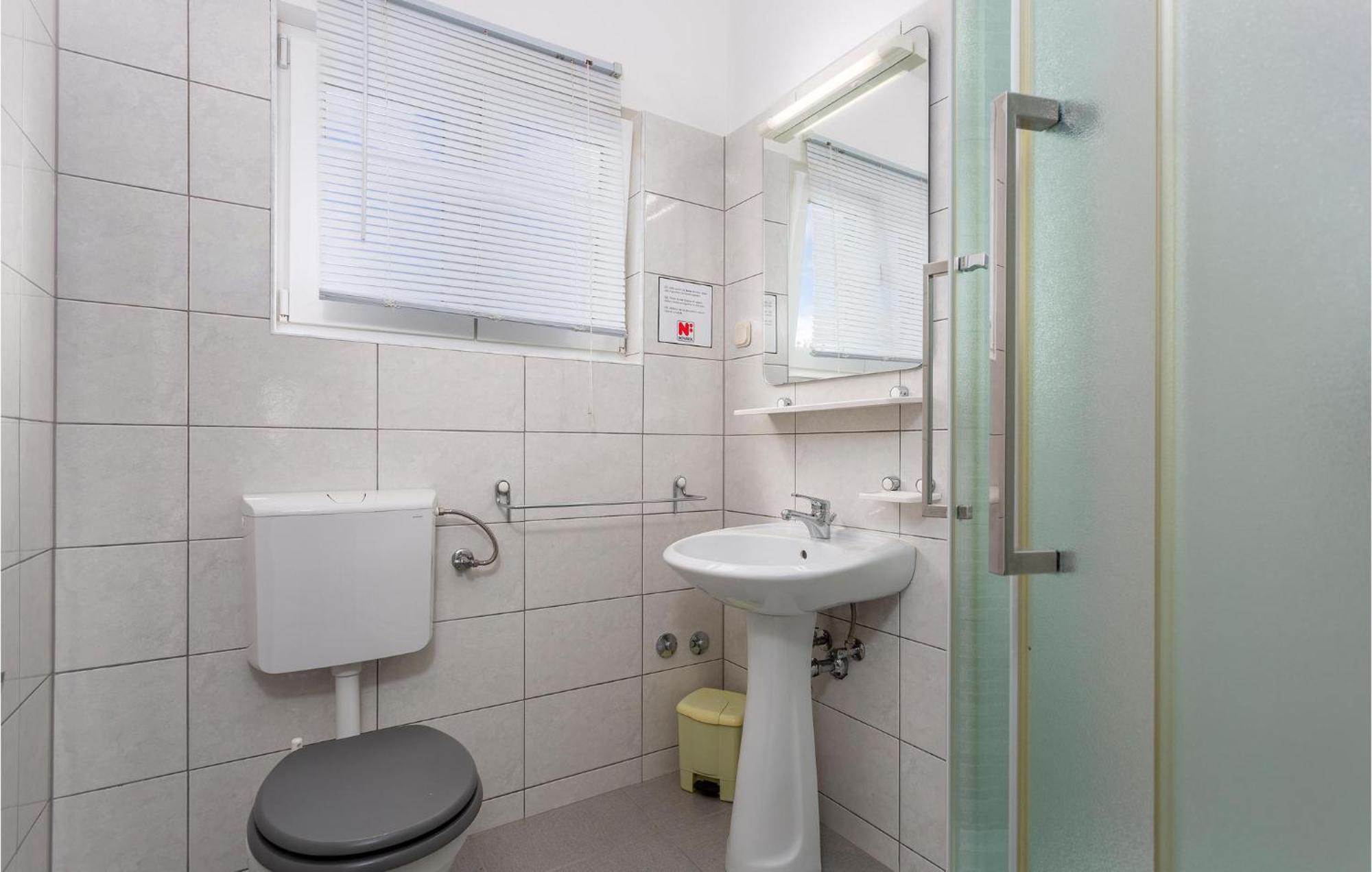 Beautiful Apartment In Pinezici With Wifi 外观 照片