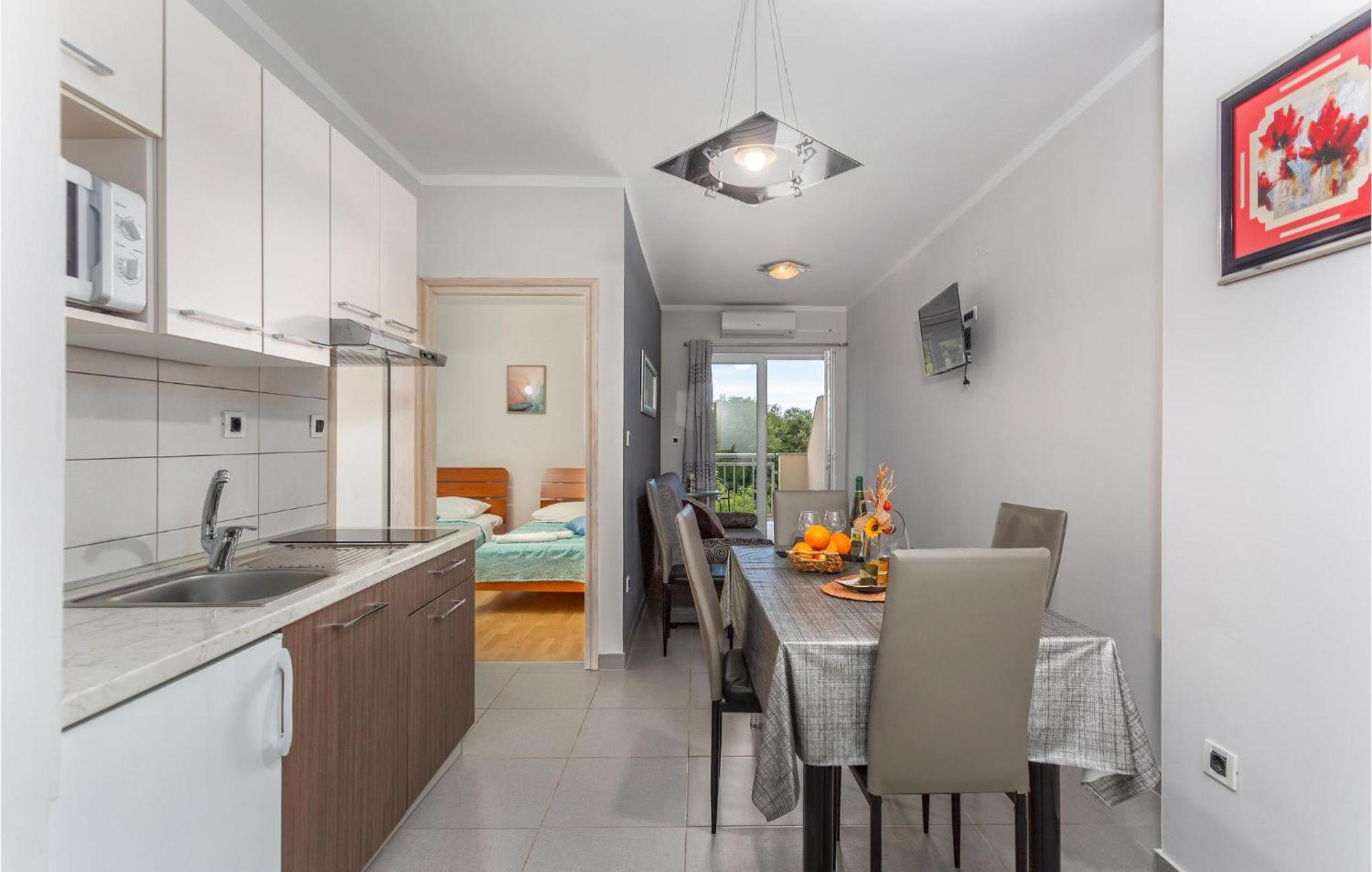 Beautiful Apartment In Pinezici With Wifi 外观 照片