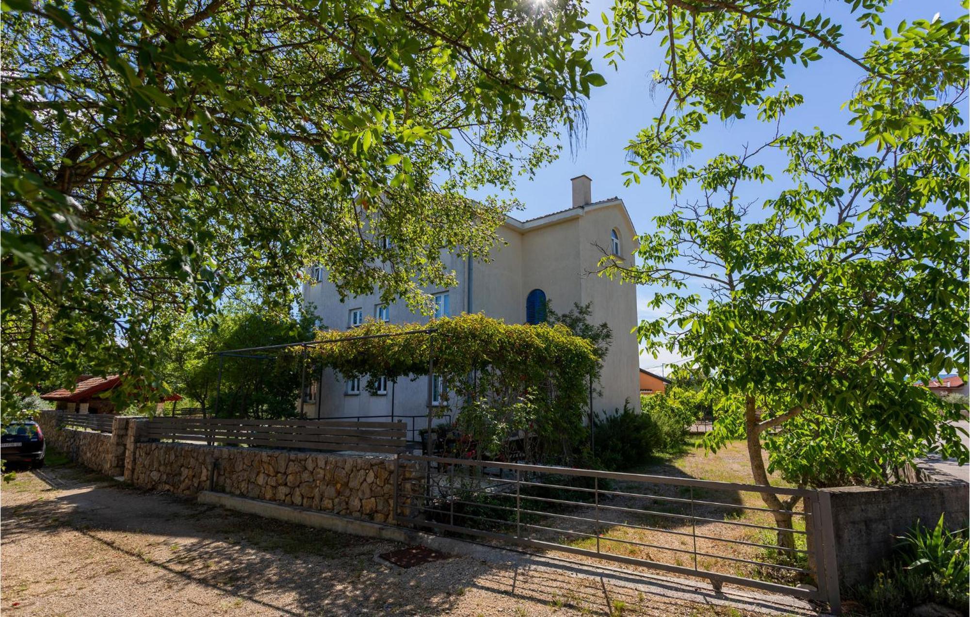 Beautiful Apartment In Pinezici With Wifi 外观 照片